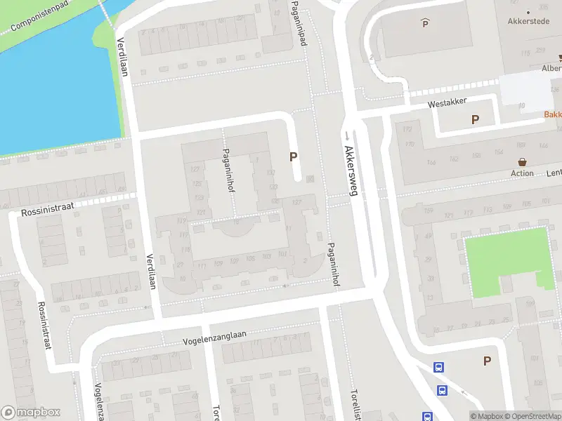 Ambulance met grote spoed naar de Paganinihof in Spijkenisse