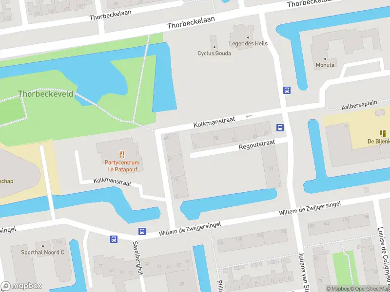 Brandweer met gepaste spoed naar de Regoutstraat in Gouda vanwege afgaan rookmelder