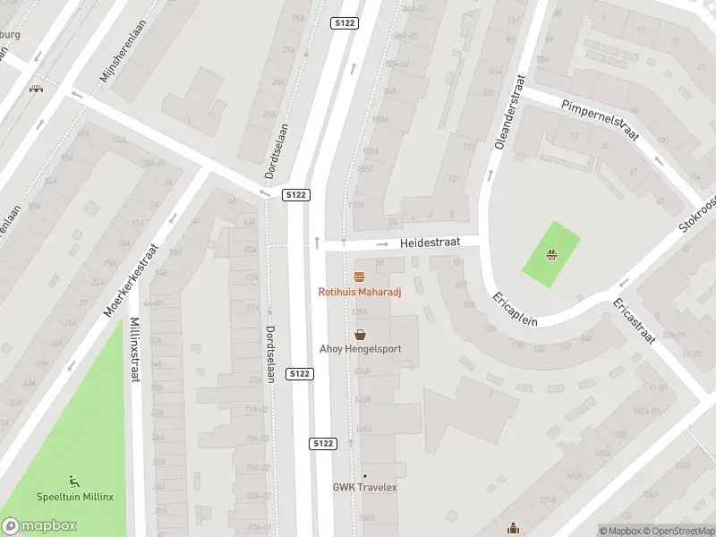 Ambulance met gepaste spoed naar de Dordtselaan in Rotterdam