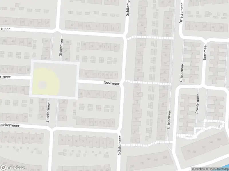 Ambulance met grote spoed naar de Gooimeer in Barendrecht