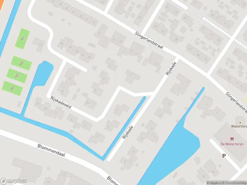 Brandweer met gepaste spoed naar de Rijskadeveld in Meerkerk