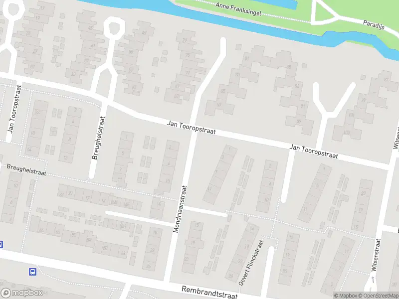 Ambulance met gepaste spoed naar de Mondriaanstraat in Oud-Beijerland