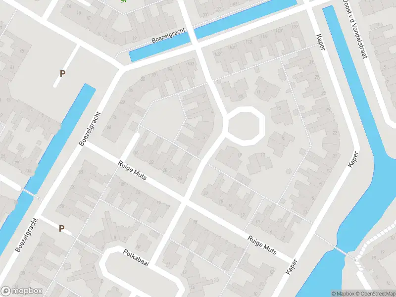 Ambulance met grote spoed naar de Blauwe Baai in Volendam