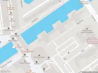 Ambulance met grote spoed naar de Waterlinze in Hellevoetsluis