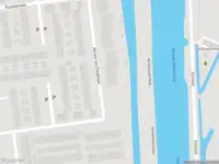 Ambulance met grote spoed naar de Adriaan van Ostadelaan in Alblasserdam