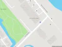 Ambulance met gepaste spoed naar de Nieuw Hongerlandsedijk in Spijkenisse