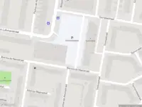 Ambulance met gepaste spoed naar de Confuciusplein in Amsterdam