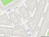 Ambulance met grote spoed naar de Huygensstraat in Rotterdam