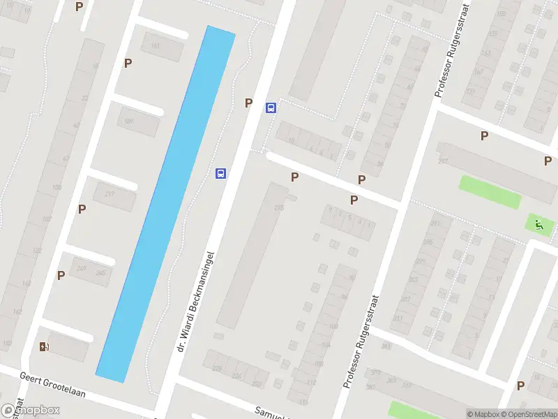 Ambulance met grote spoed naar de Dr. Wiardi Beckmansingel in Vlaardingen