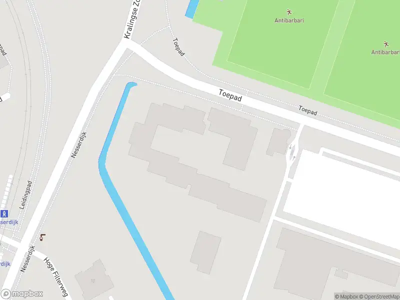 Brandweer met gepaste spoed naar de Snelfilterweg in Rotterdam vanwege een buitenbrand