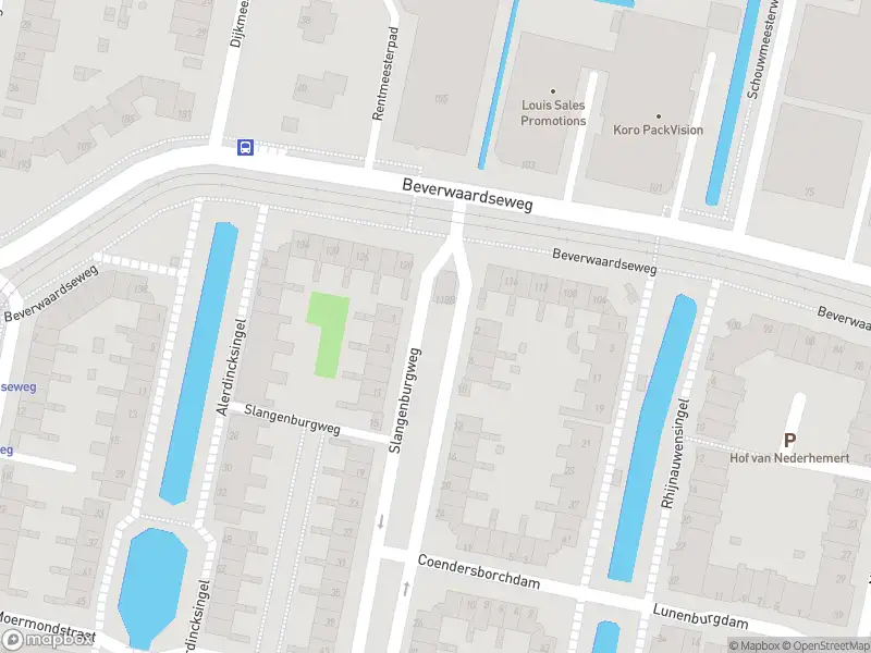 Ambulance met grote spoed naar de Slangenburgweg in Rotterdam