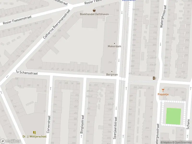 Ambulance met grote spoed naar de 1e Schansstraat in Rotterdam