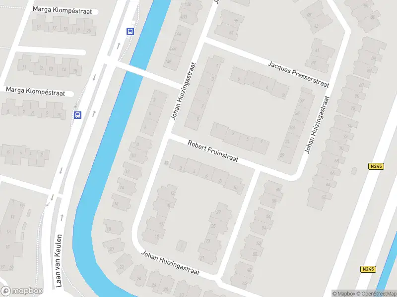 Ambulance met gepaste spoed naar de Robert Fruinstraat in Alkmaar