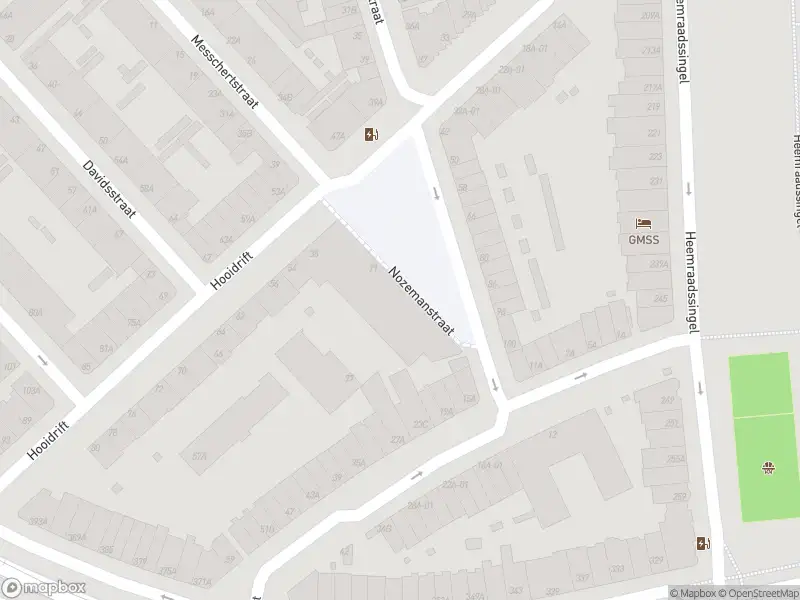 Ambulance met grote spoed naar de Nozemanstraat in Rotterdam