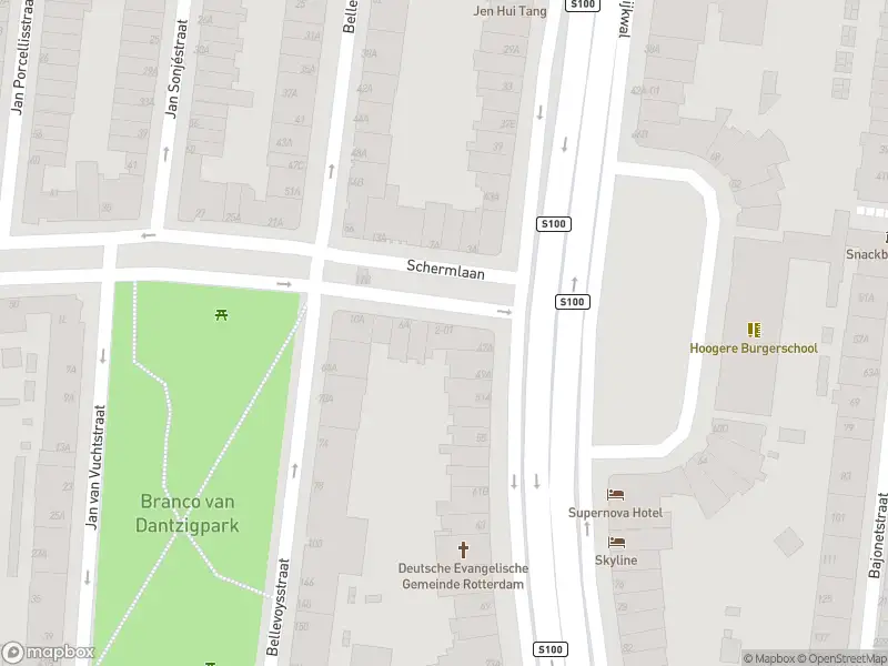 Ambulance met gepaste spoed naar de Schermlaan in Rotterdam