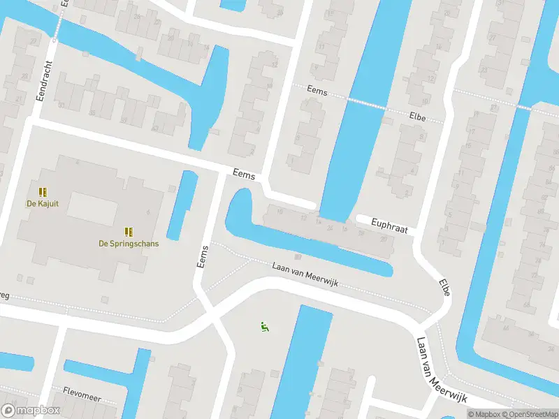 Ambulance met gepaste spoed naar de Euphraat in Uithoorn