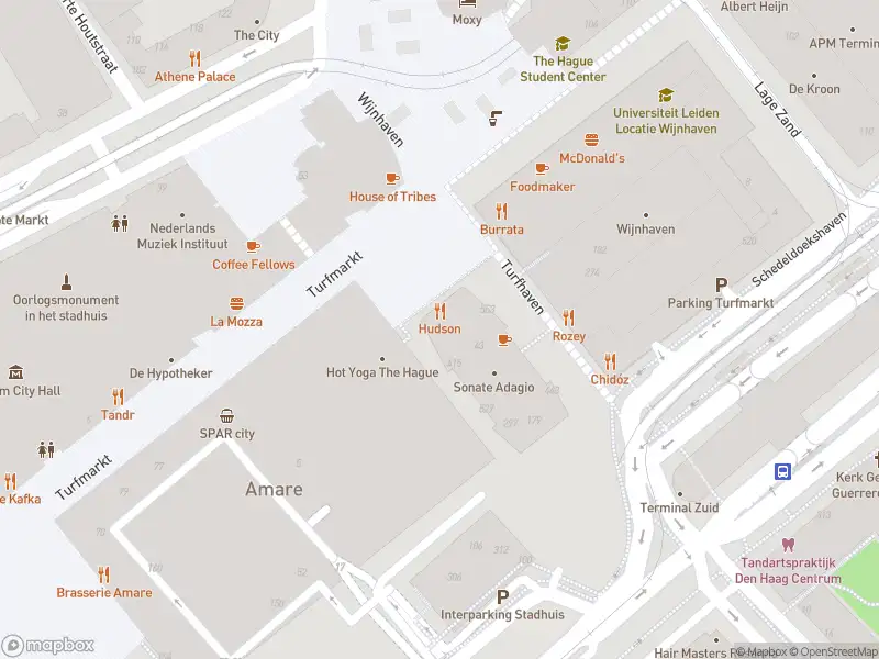 Ambulance met gepaste spoed naar de Turfmarkt in 's-Gravenhage