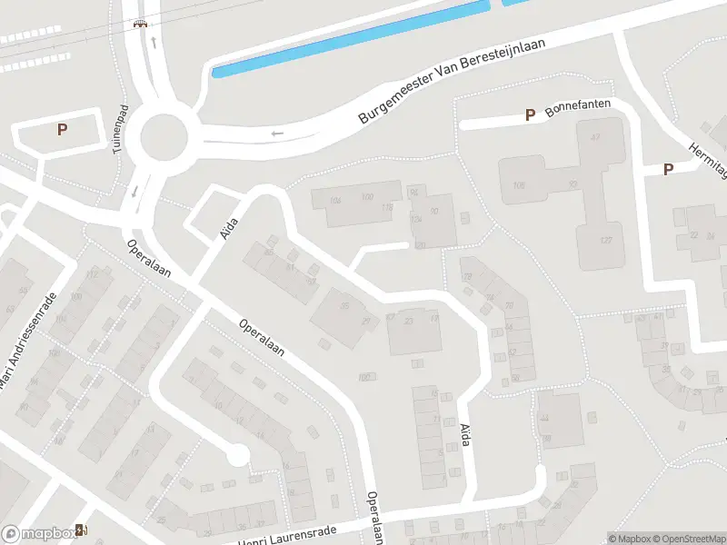 Ambulance met grote spoed naar de Aïda in Capelle aan den IJssel