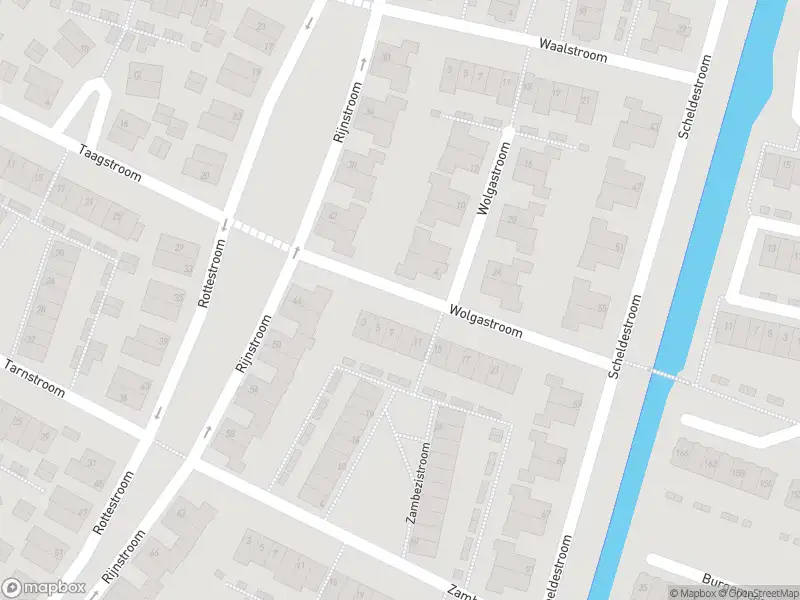 Ambulance met grote spoed naar de Wolgastroom in Zoetermeer