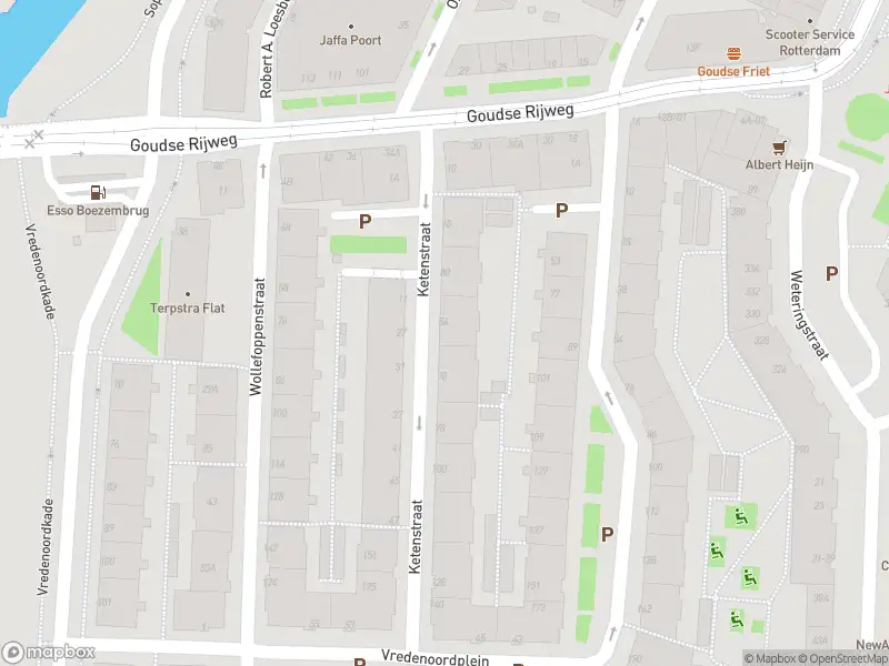 Ambulance met grote spoed naar de Ketenstraat in Rotterdam