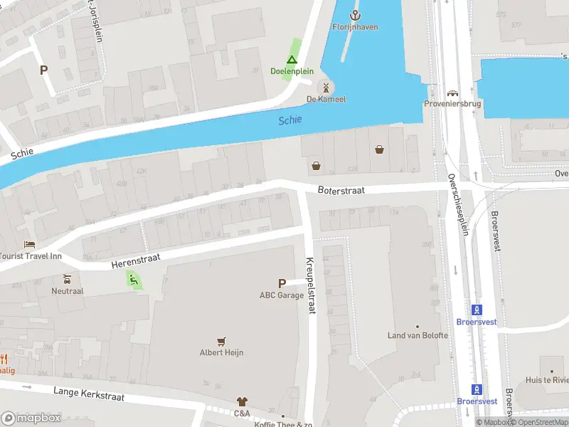 Ambulance met grote spoed naar de Boterstraat in Schiedam