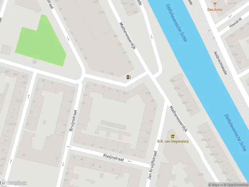 Ambulance met gepaste spoed naar de Rösener Manzstraat in Rotterdam