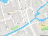 Ambulance met grote spoed naar de Omanstraat in Delft