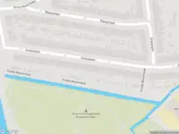 Ambulance met grote spoed naar de Julianalaan in Vlaardingen