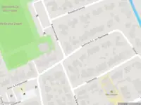 Brandweer met gepaste spoed naar de Burgemeester Pastoorstraat in Wanneperveen vanwege een liftopsluiting