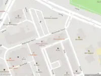 Ambulance met grote spoed naar de Middenbaan-Noord in Hoogvliet Rotterdam