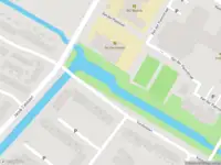 Brandweer met grote spoed naar de Schoolstraat in Papendrecht vanwege gebouwbrand