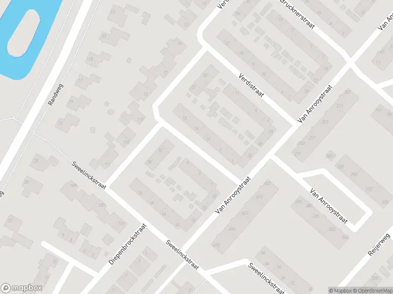 Ambulance met gepaste spoed naar de Willem Pijperstraat in Ridderkerk