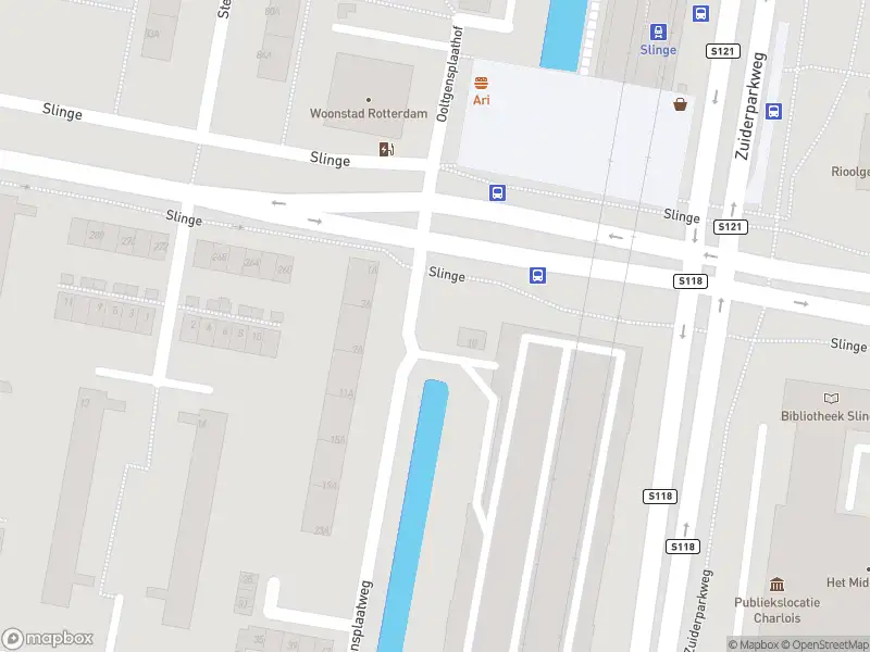 Ambulance met grote spoed naar de Ooltgensplaatweg in Rotterdam