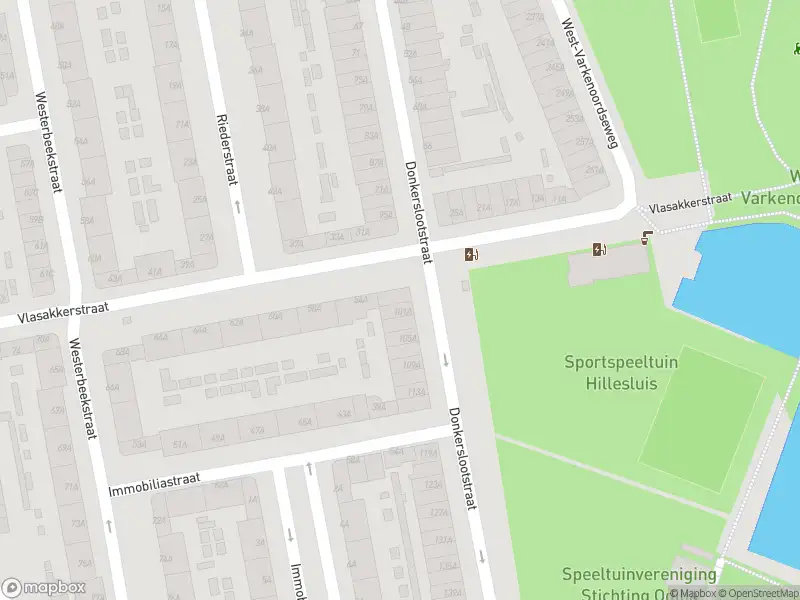 Ambulance met grote spoed naar de Donkerslootstraat in Rotterdam