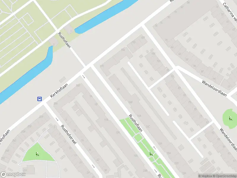 Ambulance met grote spoed naar de Rusthoflaan in Rotterdam