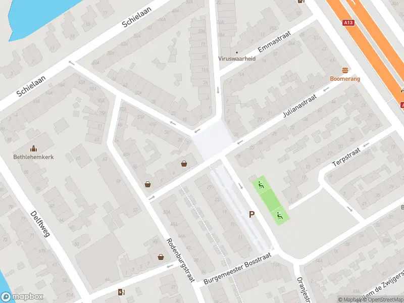 Ambulance met grote spoed naar de Julianastraat in Rotterdam