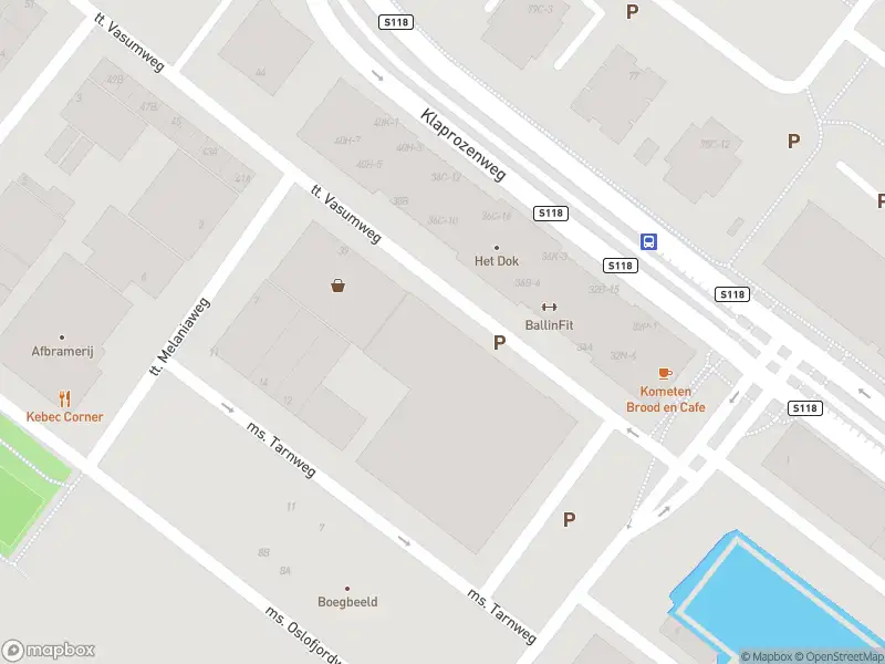 Ambulance met grote spoed naar de NDSM-straat in Amsterdam