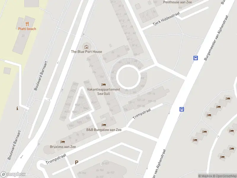 Ambulance met grote spoed naar de De Ruyterstraat in Zandvoort