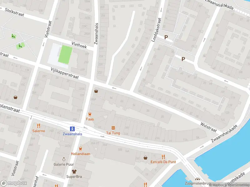 Ambulance met gepaste spoed naar de Wolstraat in Rotterdam