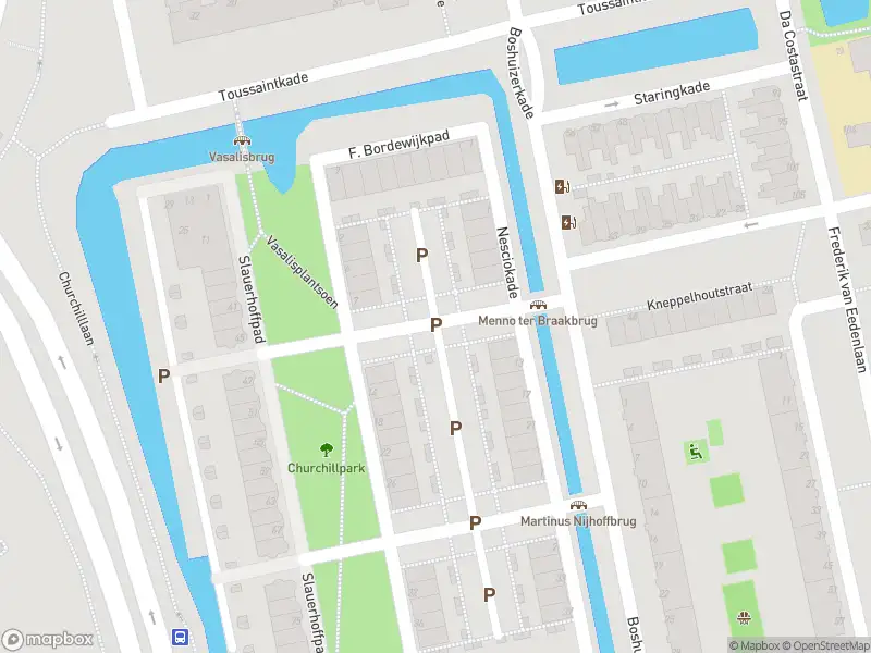 Ambulance met grote spoed naar de Menno ter Braakstraat in Leiden