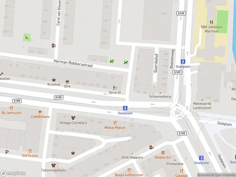 Ambulance met grote spoed naar de Goudsesingel in Rotterdam