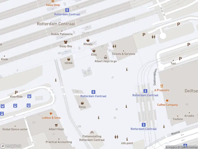 Ambulance met grote spoed naar de Stationsplein in Rotterdam