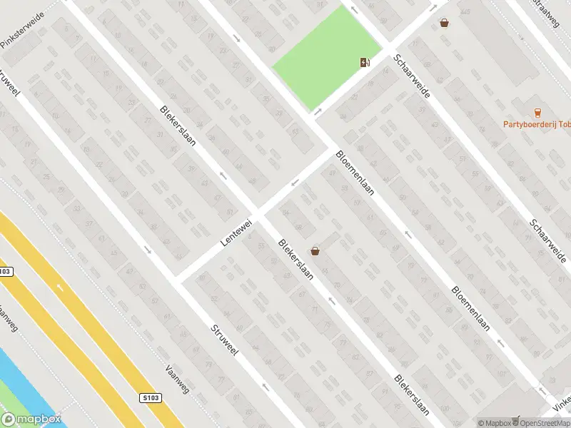 Ambulance met grote spoed naar de Blekerslaan in Rotterdam