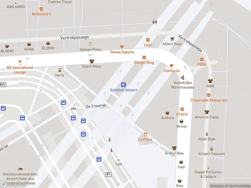 Ambulance met gepaste spoed naar de Aankomstpassage in Schiphol