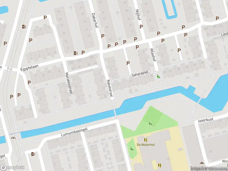 Ambulance met grote spoed naar de Saharapad in Delft