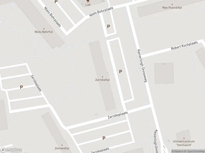 Ambulance met grote spoed naar de Zernikeplaats in Rotterdam