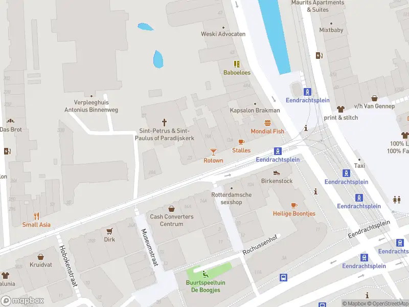 Ambulance met grote spoed naar de Nieuwe Binnenweg in Rotterdam