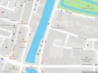 Ambulance met grote spoed naar de Hoflaan in Vlaardingen