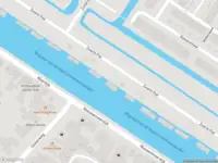 Ambulance met grote spoed naar de Zwarte Pad in Amsterdam