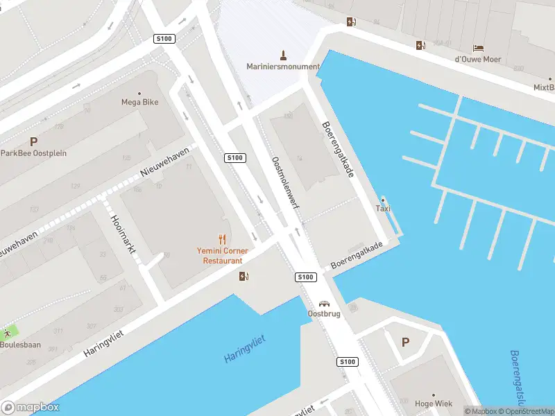 Brandweer met gepaste spoed naar de Oostmolenwerf in Rotterdam